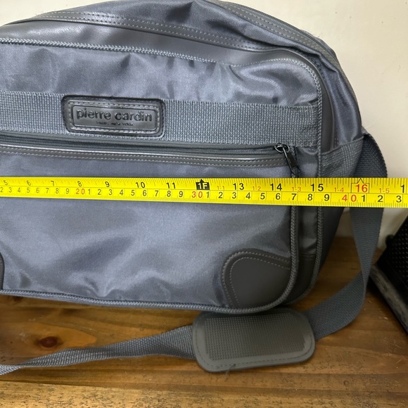 Vtg Pierre Cardin Gray,  Carry On Bag /Luggage with shoulder strap. Unused - Picture 3 of 8